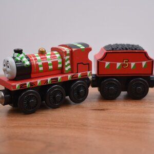James with Team Colors - Thomas & Friends Wooden Railway Series Magnetic Trains